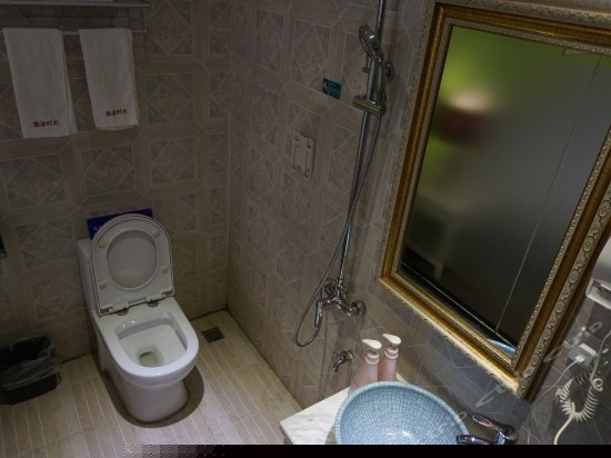 山景阳台大床房