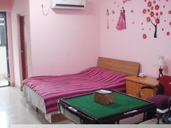 豪华情侣大床房