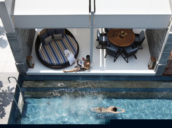 临海泳池别墅二居室