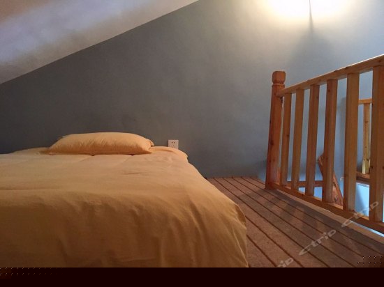 家庭复式阁楼房a