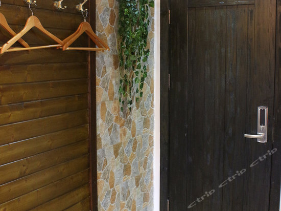 瑶台琼室架子床房