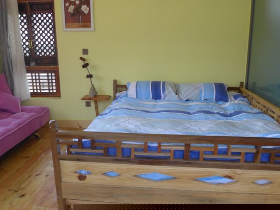 悠然云飘大床房