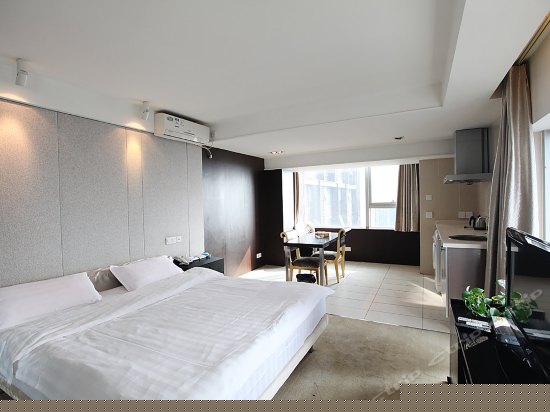 至尊豪华大床房(中宾)