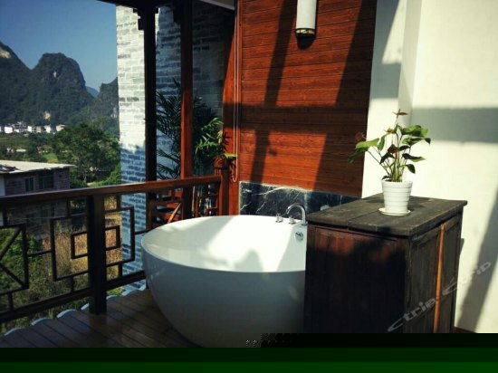 阳光庭院观景大床房