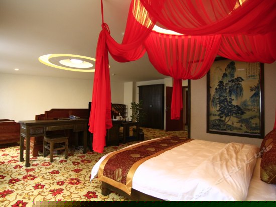 豪华套房（带棋牌室）