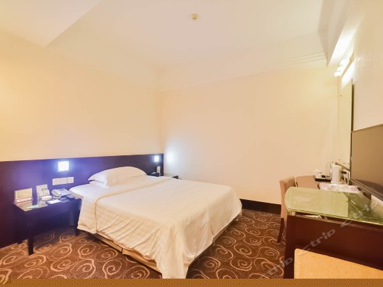 普通大床15房(无窗)