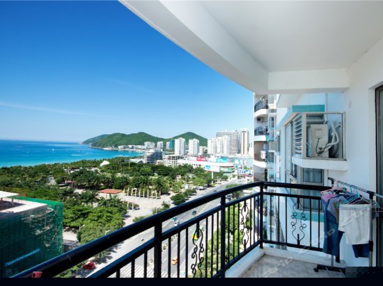 豪华高层海景三卧室一厅套房1302