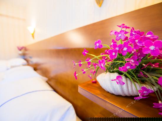 阳台山景家庭房