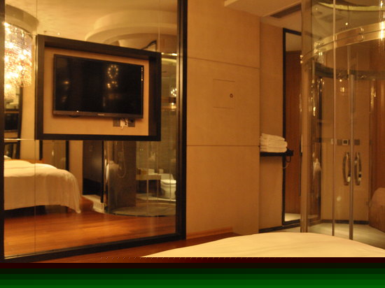 副楼怡家玻璃房（无窗）