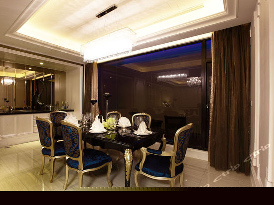 VIP层峰行政商务房