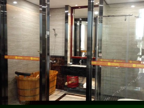 商务套房大床房