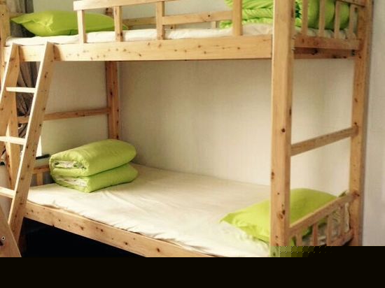 男生4人间（床位）