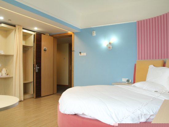 星座情侣圆床房