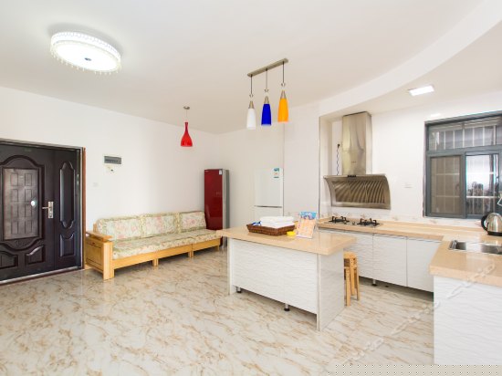 简约精装套房三室一厅