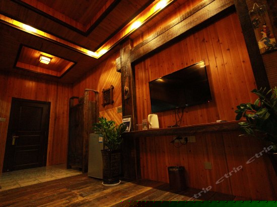 豪华风情大床房