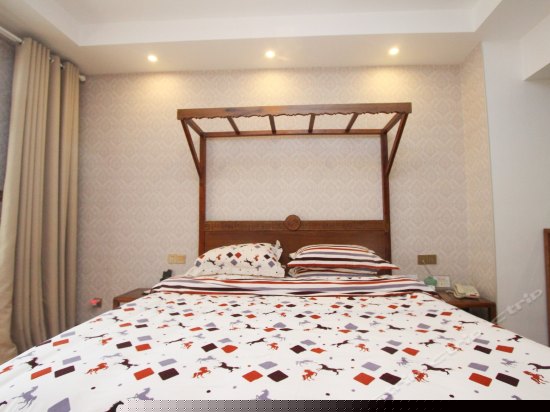 豪华景观大床房