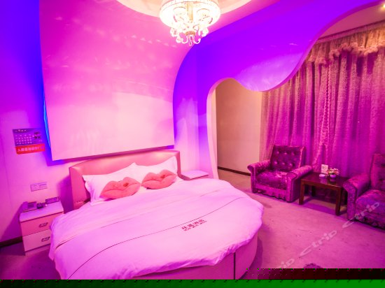 豪华圆床房
