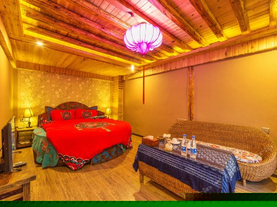 特色蜜月圆床房