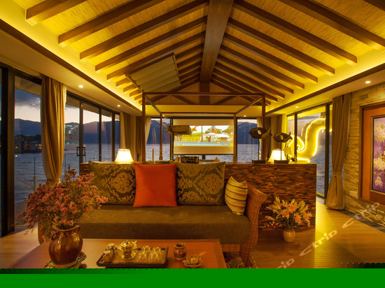 270度海景豪华大床房302