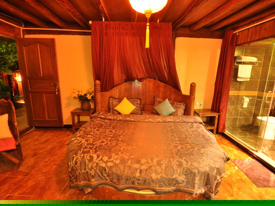 蜜月圆床房（伍月）