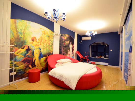 hell0 Kitty音乐房