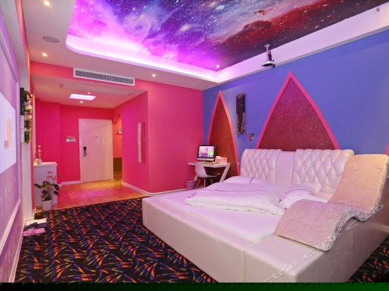 异国风情影院房