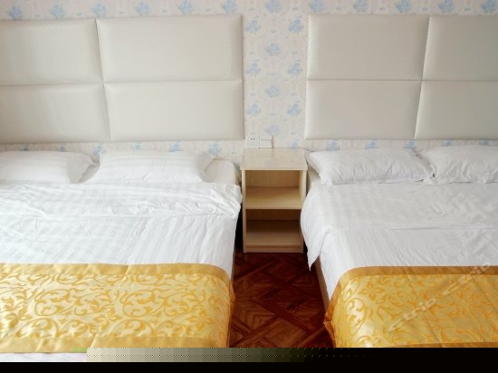 碧海蓝天温馨四人间