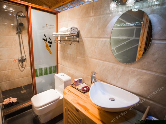 二楼精品大床房