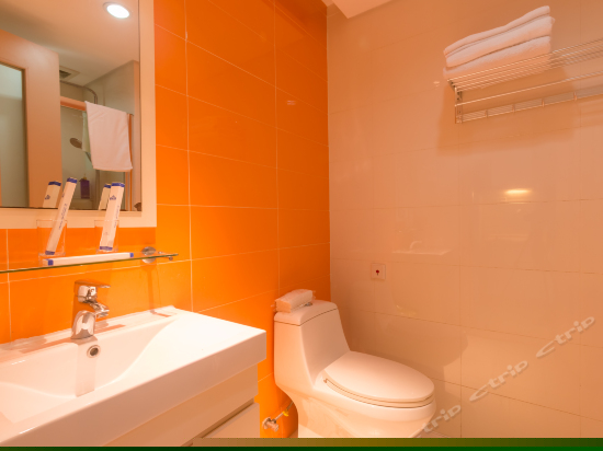 温馨套间双床房