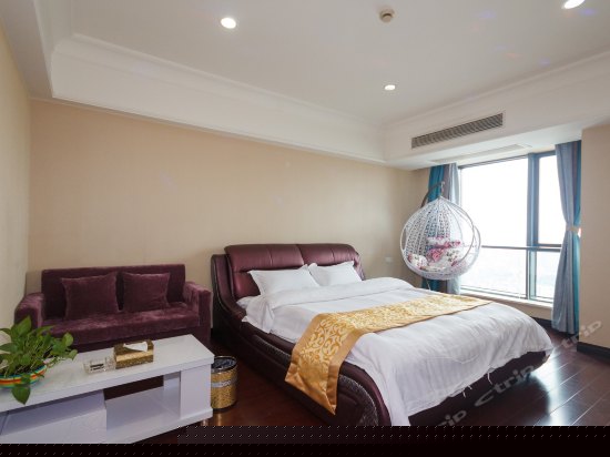 浪漫主题大床房