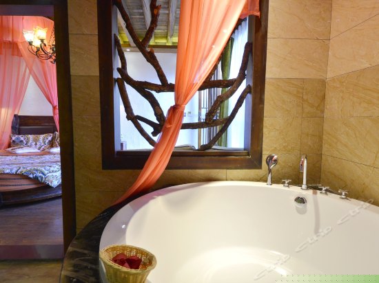 风情院优雅人生浪漫圆床房