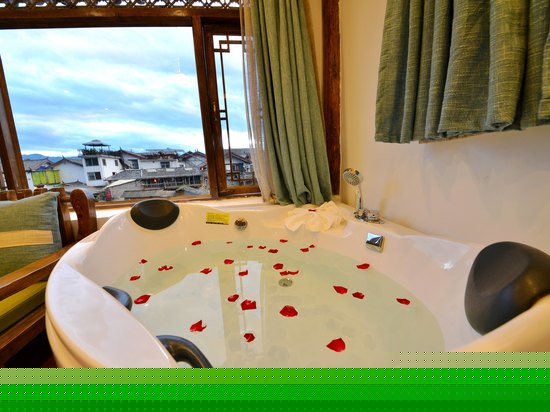 豪华观景浴缸房