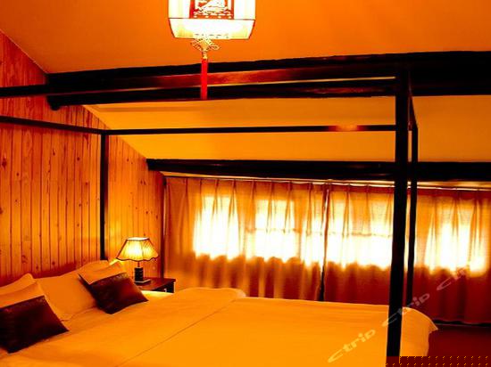 暖绿风情复式大床套间