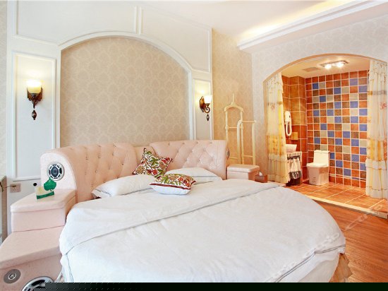 林荫海景蜜月房