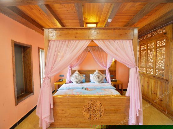 雪山观景花园大床房