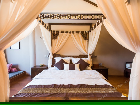 远景复式豪华家庭房