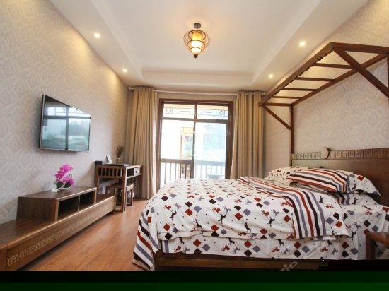 豪华景观大床房