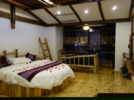 土家风情圆床房-天门山观景房