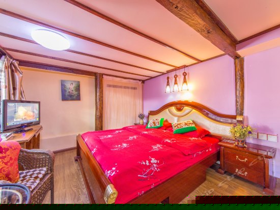 尊尚豪华大床房