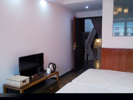 云山居超大床榻榻米房