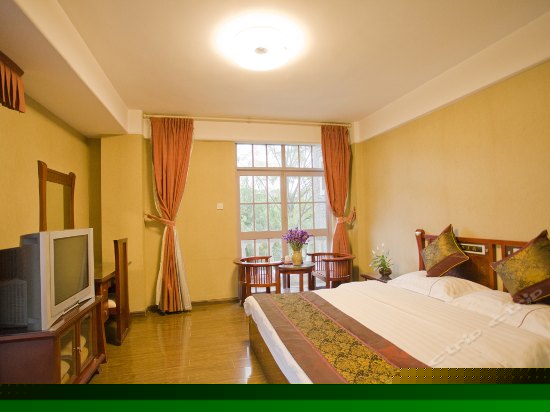 浪漫蜜月大床房