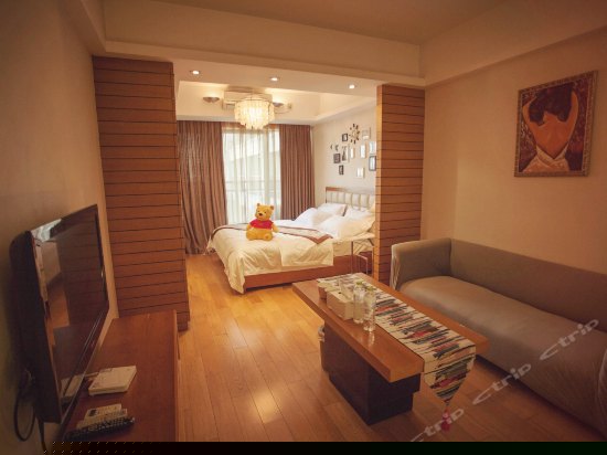 维尼熊温馨大床房