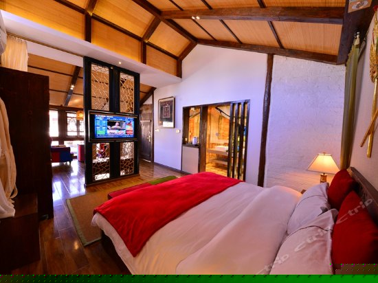 花月夜东南亚大床房