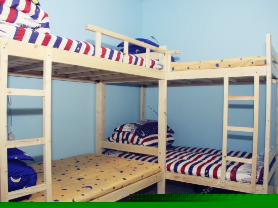 碧海蓝天观景男生6人间（床位房）