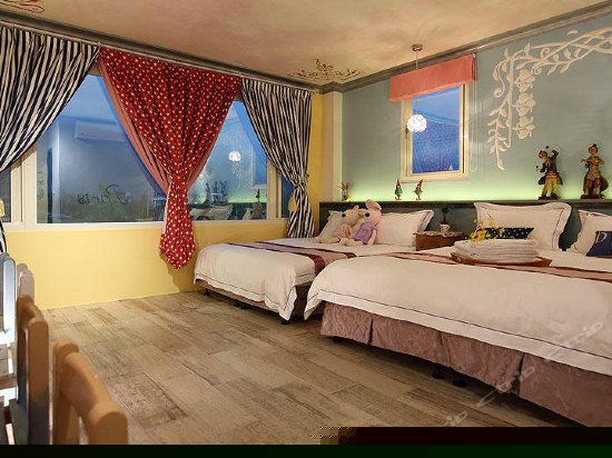 巴黎夜未眠四人套房