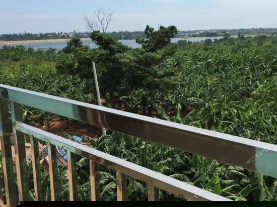 日出湖景大床房