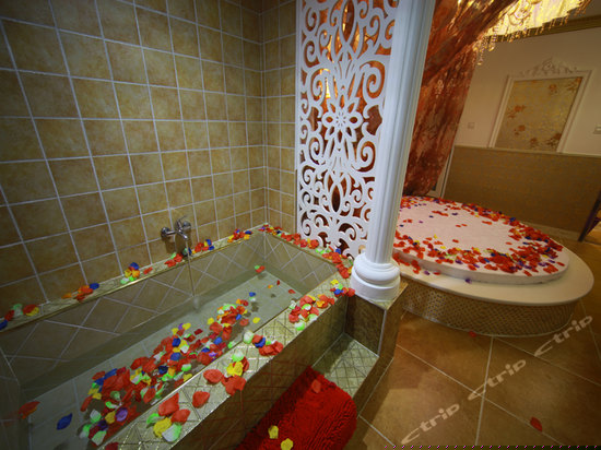 精装180度阳台无敌海景蜜月套房国色天香