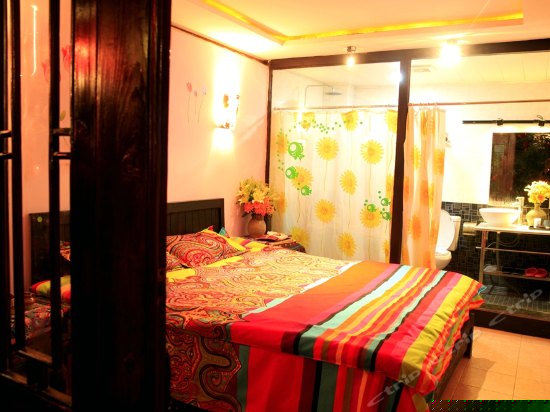 格桑花蜜月大床房