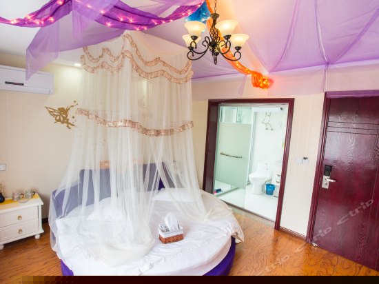 年轮主题圆床房