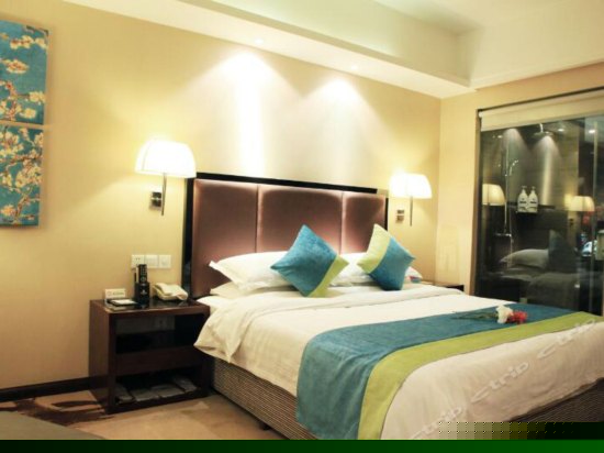 舒适温馨大床房